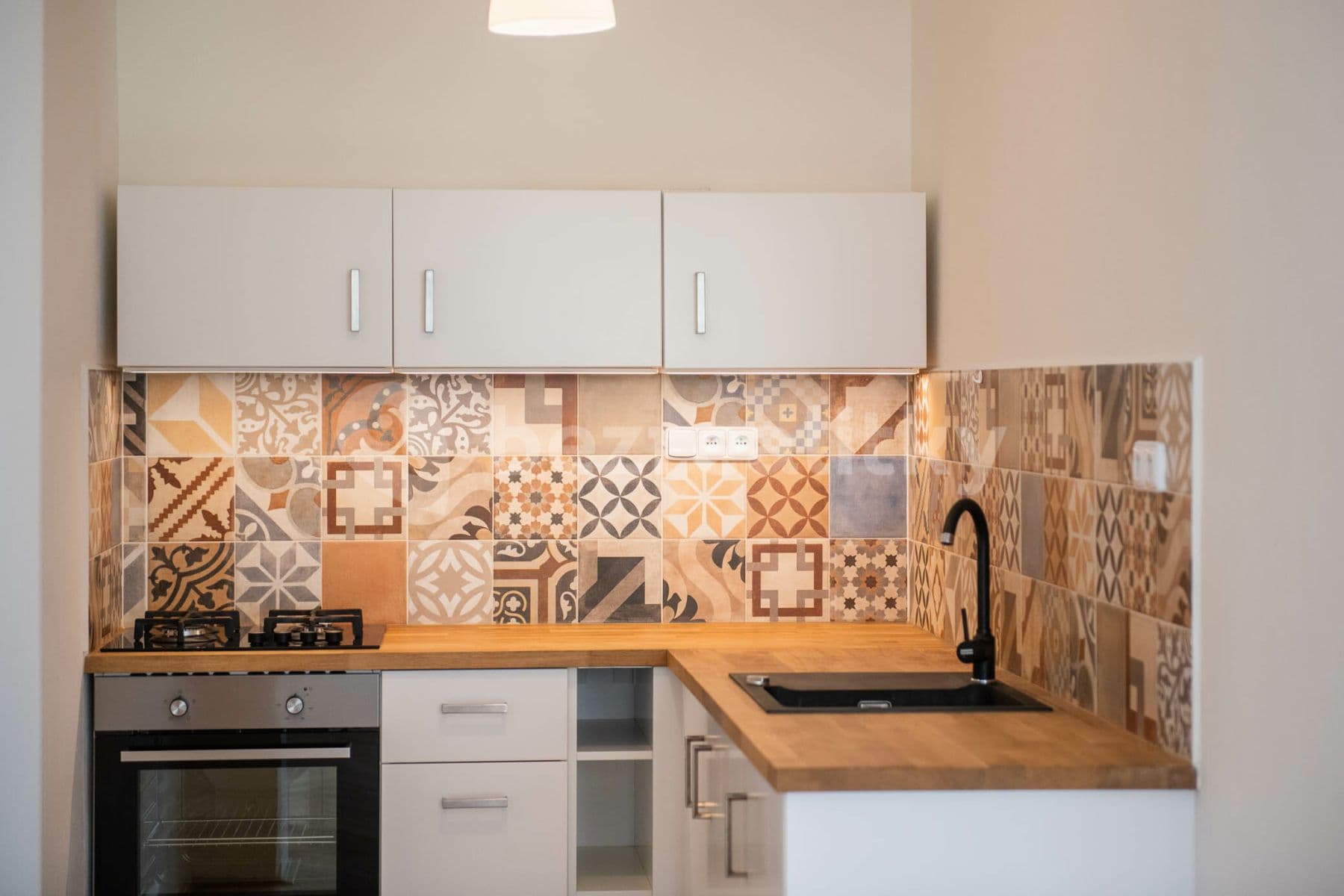 Prenájom bytu 1-izbový 32 m², Bulharská, Praha, Praha Prenájom bytu 1-izbový 32 m², Bulharská, Praha, Praha