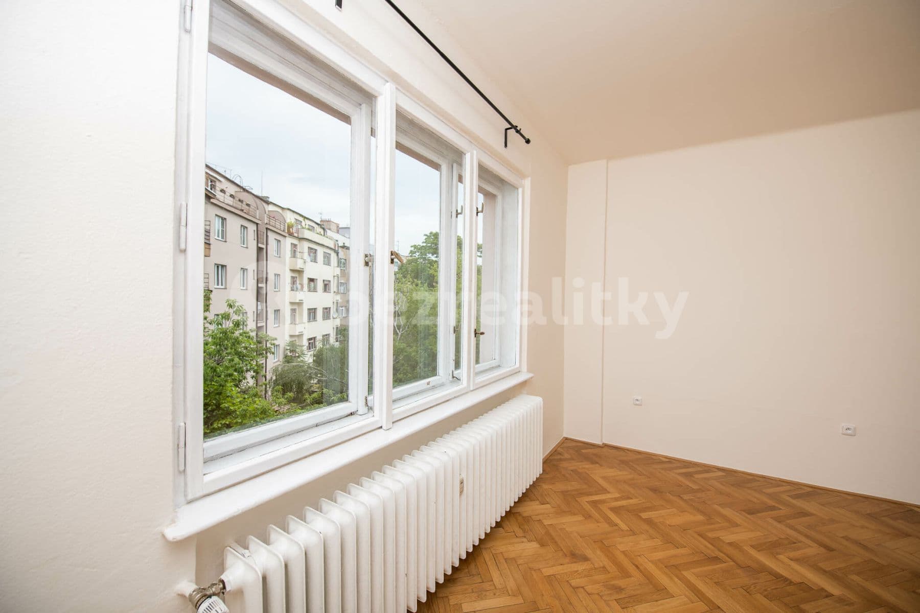 Prenájom bytu 1-izbový 32 m², Bulharská, Praha, Praha Prenájom bytu 1-izbový 32 m², Bulharská, Praha, Praha