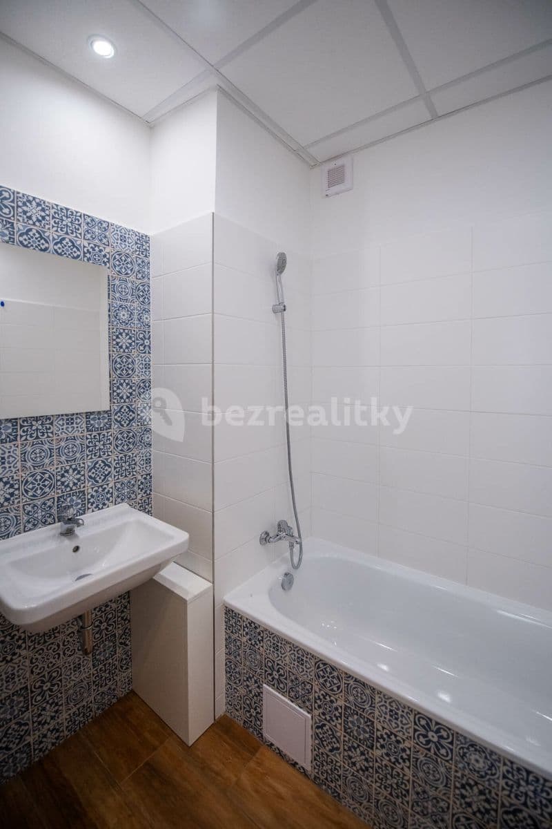 Prenájom bytu 1-izbový 32 m², Bulharská, Praha, Praha Prenájom bytu 1-izbový 32 m², Bulharská, Praha, Praha