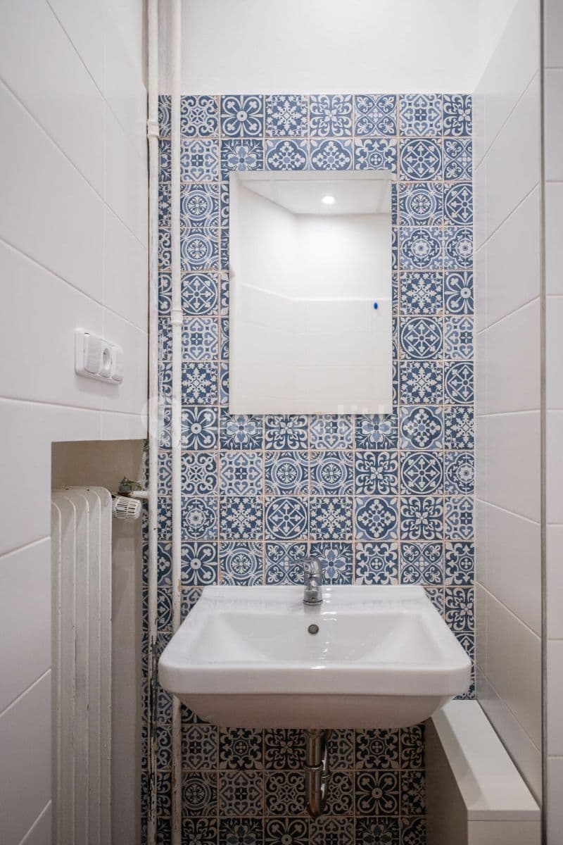 Prenájom bytu 1-izbový 32 m², Bulharská, Praha, Praha Prenájom bytu 1-izbový 32 m², Bulharská, Praha, Praha