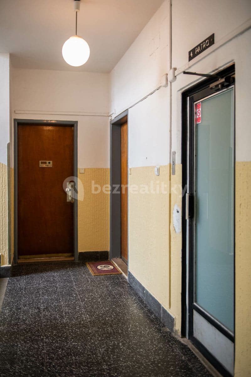 Prenájom bytu 1-izbový 32 m², Bulharská, Praha, Praha Prenájom bytu 1-izbový 32 m², Bulharská, Praha, Praha