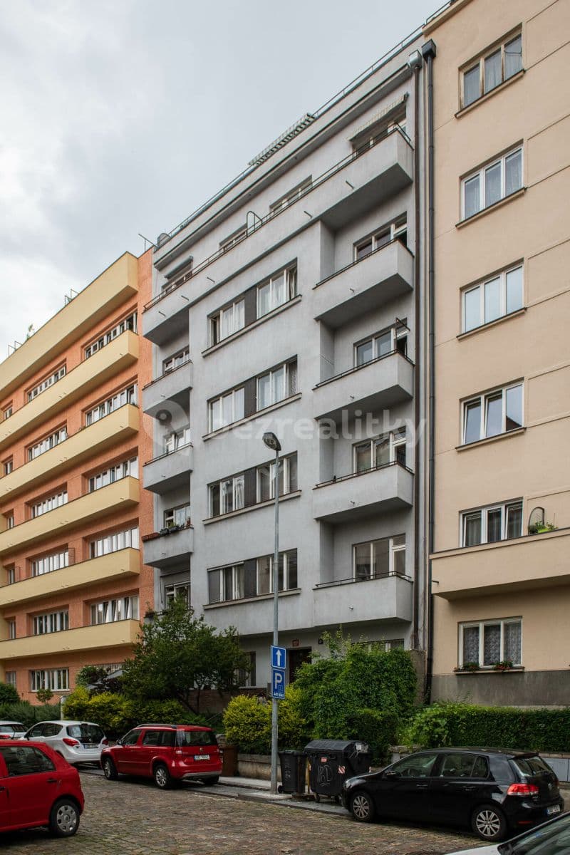 Prenájom bytu 1-izbový 32 m², Bulharská, Praha, Praha Prenájom bytu 1-izbový 32 m², Bulharská, Praha, Praha