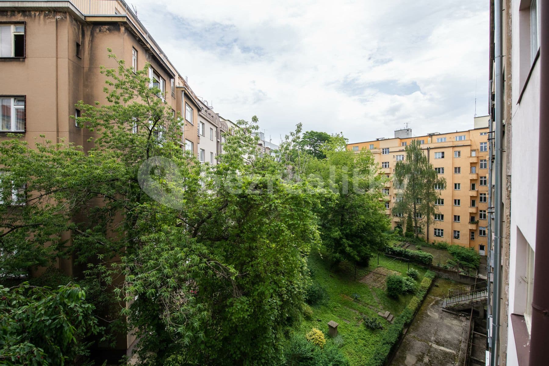 Prenájom bytu 1-izbový 32 m², Bulharská, Praha, Praha Prenájom bytu 1-izbový 32 m², Bulharská, Praha, Praha