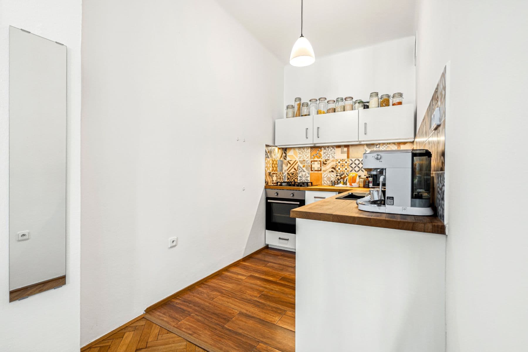Prenájom bytu 1-izbový 32 m², Bulharská, Praha, Praha Prenájom bytu 1-izbový 32 m², Bulharská, Praha, Praha