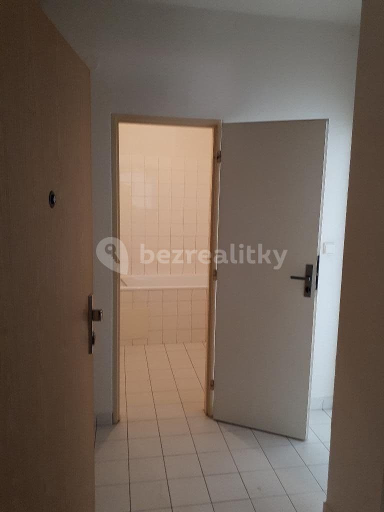 Prenájom bytu 1-izbový 36 m², Družstevní, Chlumec nad Cidlinou, Královéhradecký kraj Prenájom bytu 1-izbový 36 m², Družstevní, Chlumec nad Cidlinou, Královéhradecký kraj