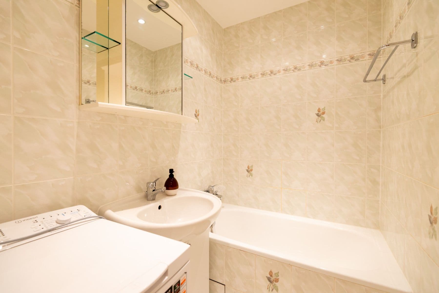 Prenájom bytu 2-izbový 43 m², Lessnerova, Praha, Praha Prenájom bytu 2-izbový 43 m², Lessnerova, Praha, Praha