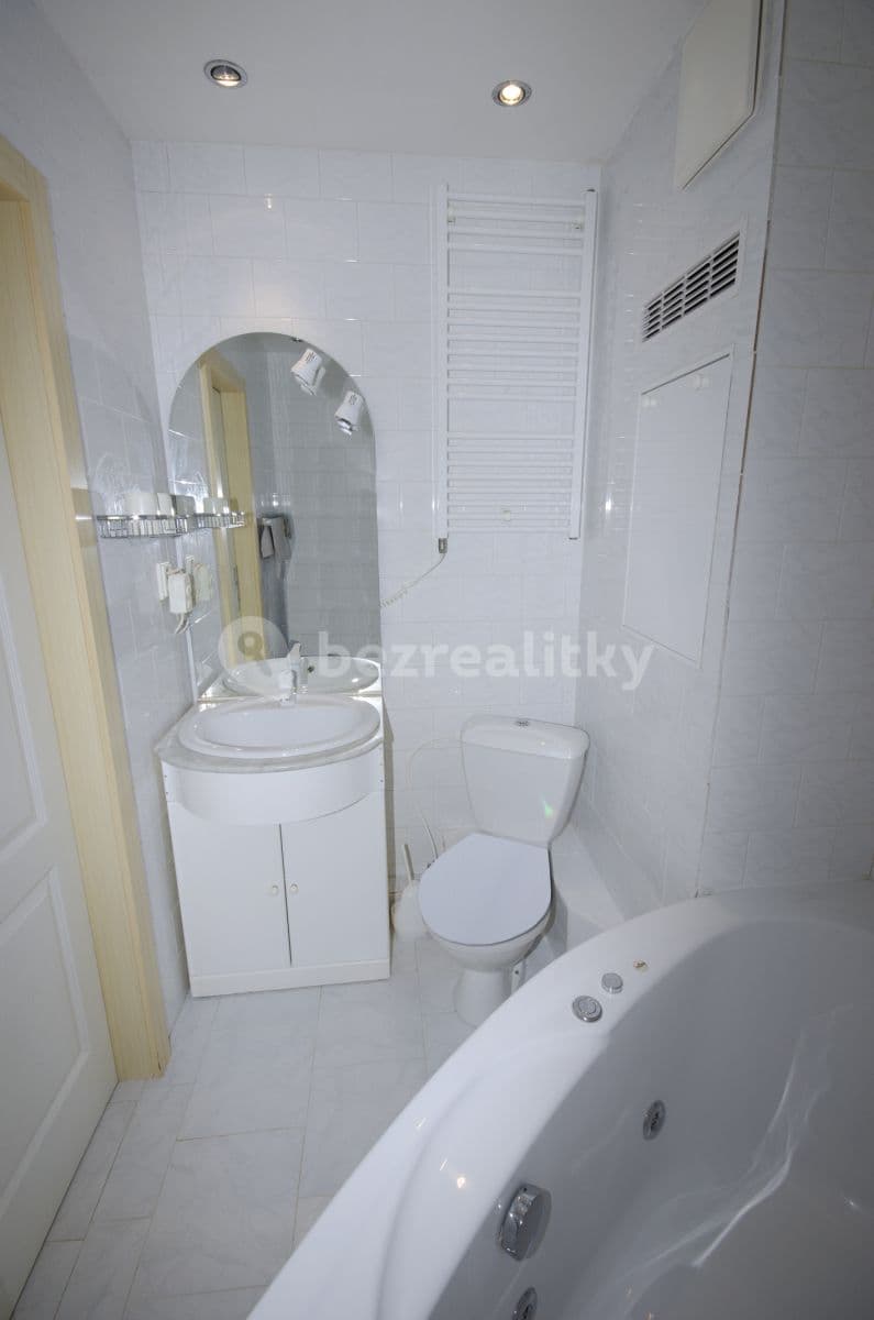 Prenájom bytu 2-izbový 40 m², Molákova, Praha, Praha Prenájom bytu 2-izbový 40 m², Molákova, Praha, Praha