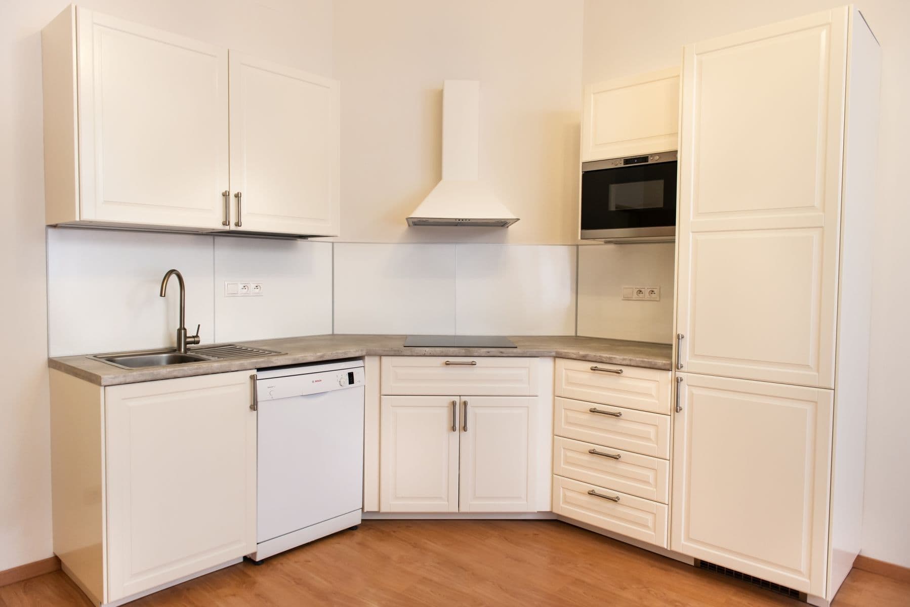 Prenájom bytu 2-izbový 48 m², Lužická, Praha, Praha Prenájom bytu 2-izbový 48 m², Lužická, Praha, Praha