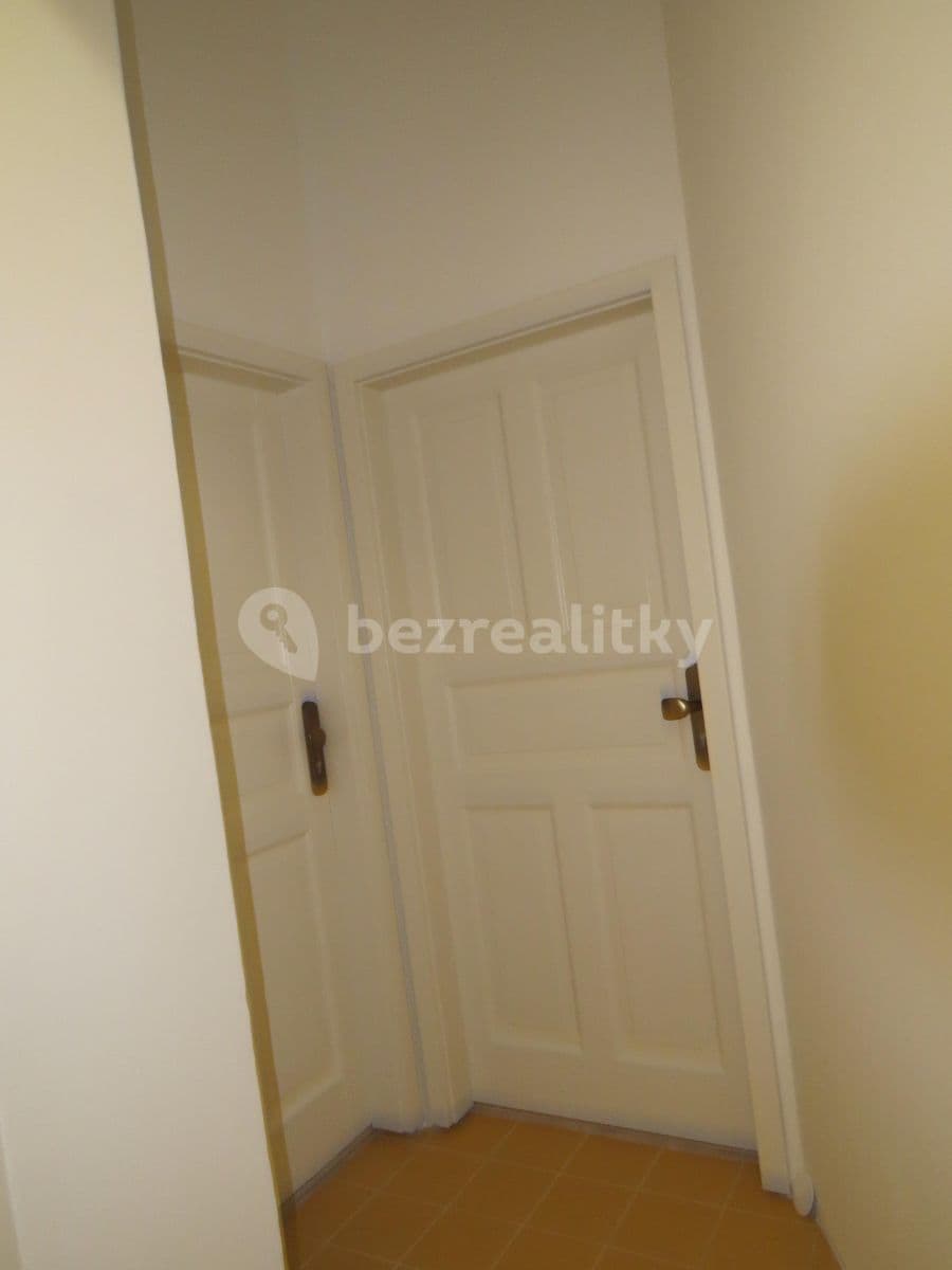 Prenájom bytu Garsoniéra 28 m², Lublaňská, Praha, Praha Prenájom bytu Garsoniéra 28 m², Lublaňská, Praha, Praha