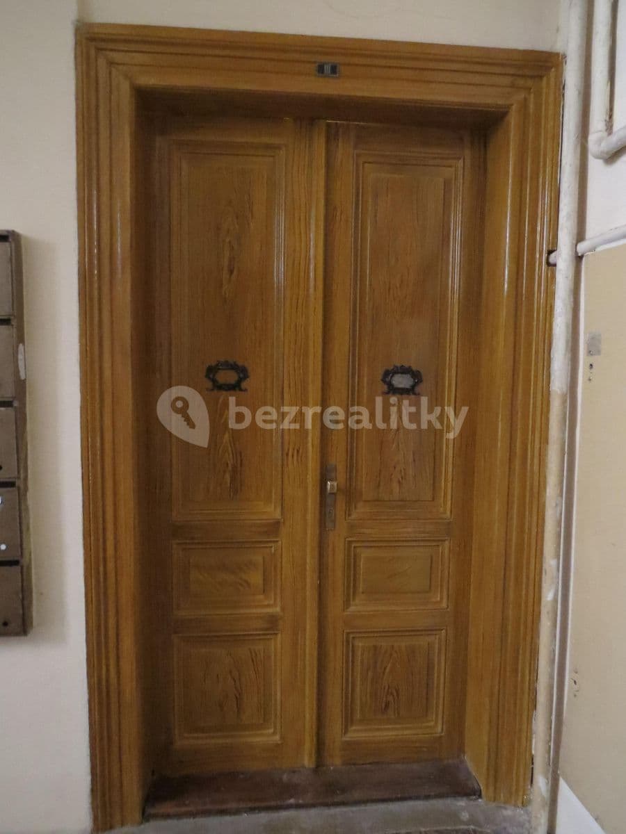 Prenájom bytu Garsoniéra 28 m², Lublaňská, Praha, Praha Prenájom bytu Garsoniéra 28 m², Lublaňská, Praha, Praha