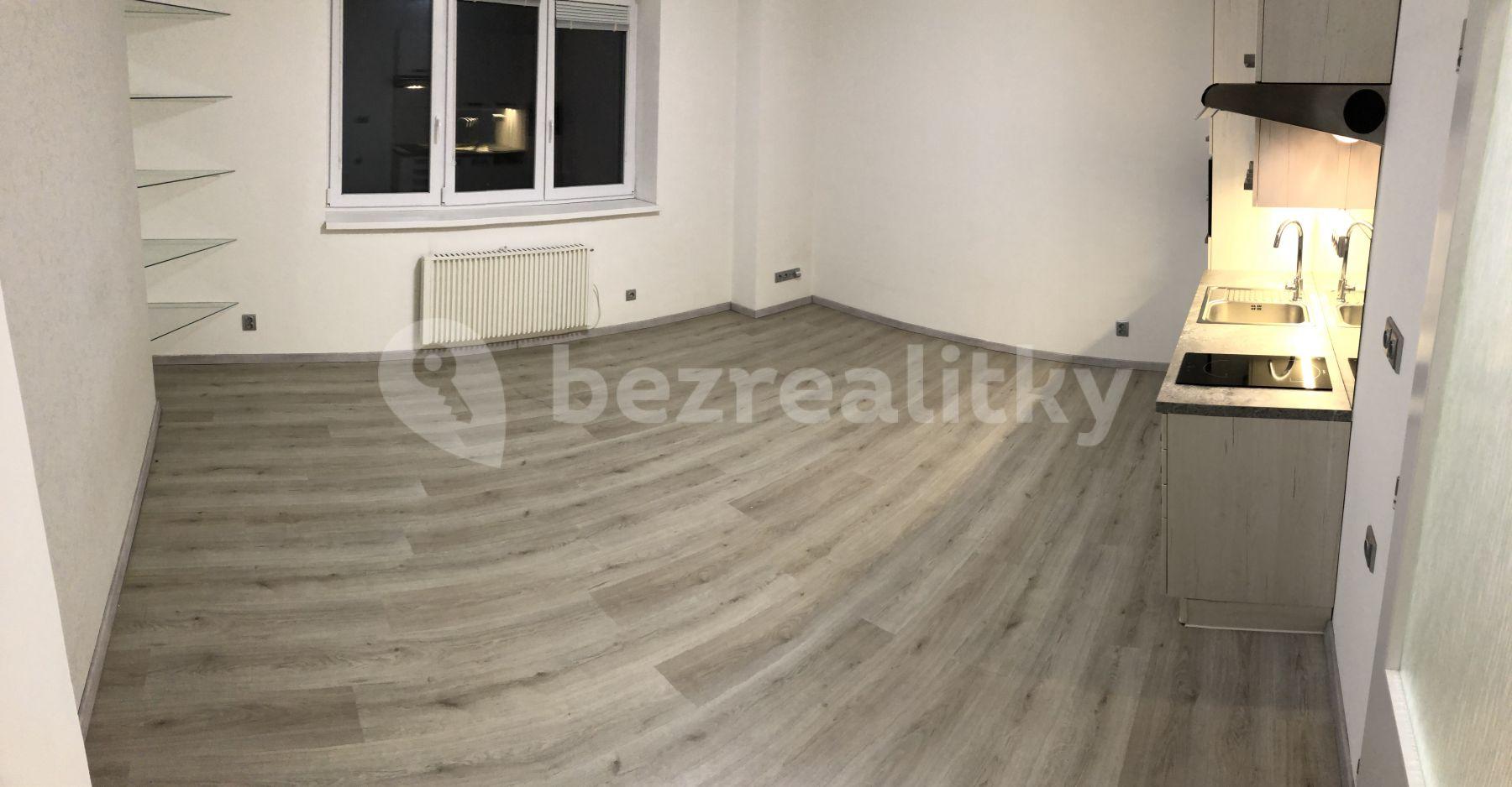 Prenájom bytu Garsoniéra 32 m², Krátká, Praha, Praha