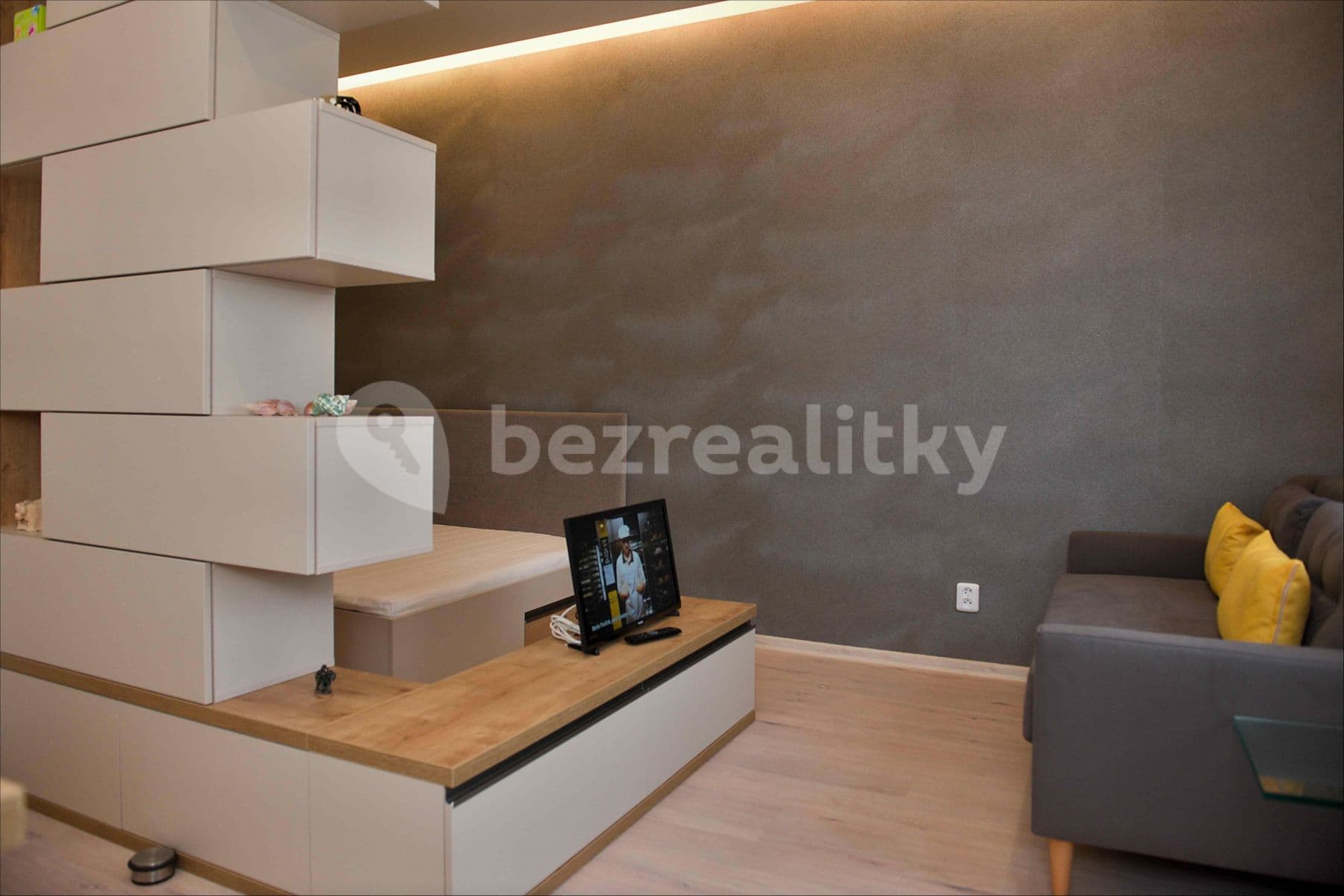 Prenájom bytu 1-izbový 26 m², Kanadská, Olomouc, Olomoucký kraj Prenájom bytu 1-izbový 26 m², Kanadská, Olomouc, Olomoucký kraj