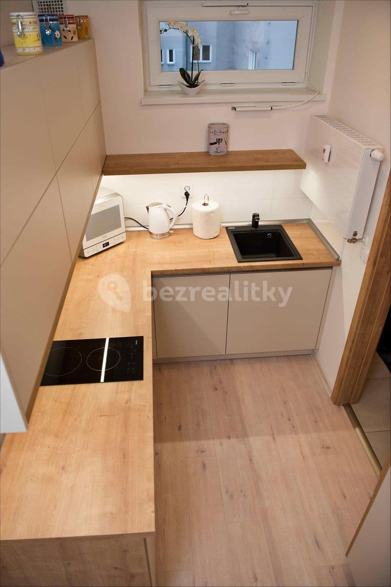 Prenájom bytu 1-izbový 26 m², Kanadská, Olomouc, Olomoucký kraj Prenájom bytu 1-izbový 26 m², Kanadská, Olomouc, Olomoucký kraj