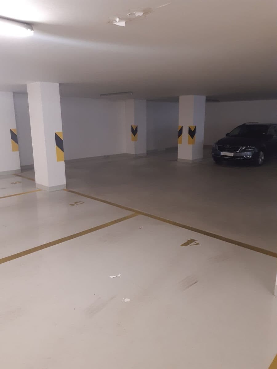 Prenájom bytu 3-izbový 77 m², Ke Dvoru, Praha, Praha Prenájom bytu 3-izbový 77 m², Ke Dvoru, Praha, Praha