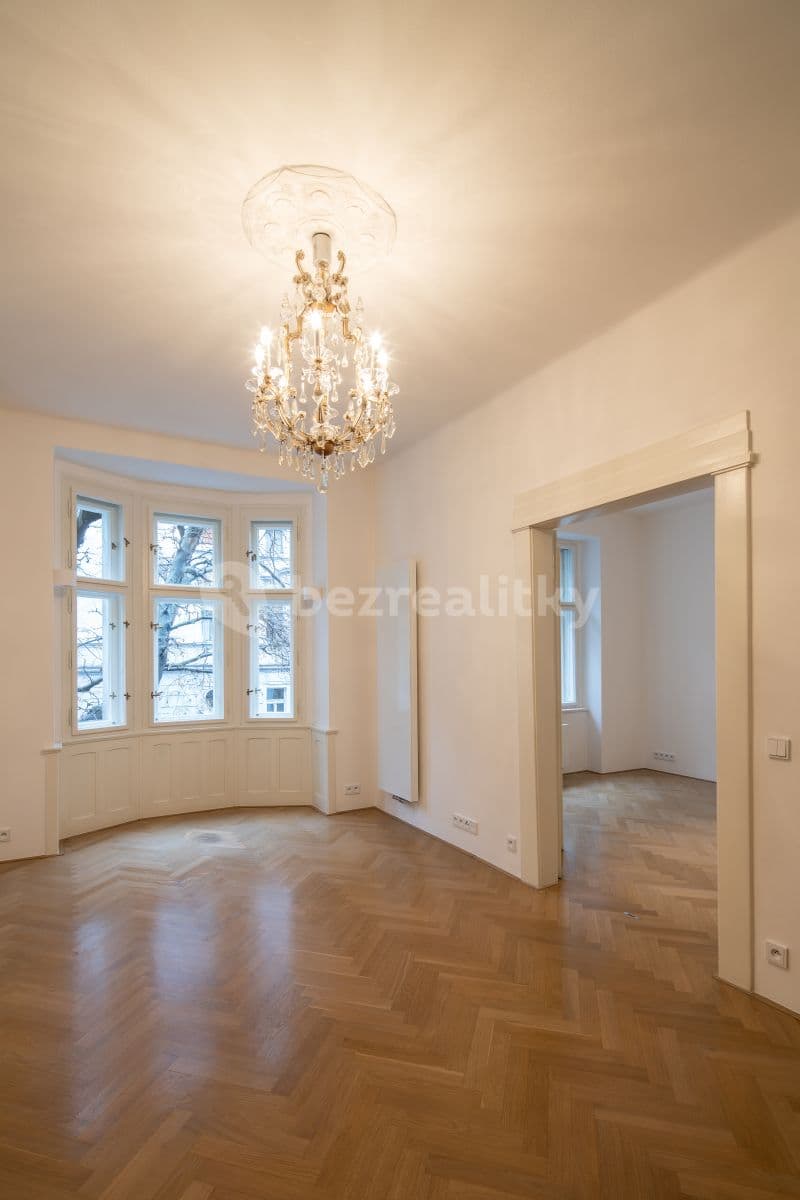 Prenájom bytu 3-izbový 78 m², Lužická, Praha, Praha Prenájom bytu 3-izbový 78 m², Lužická, Praha, Praha