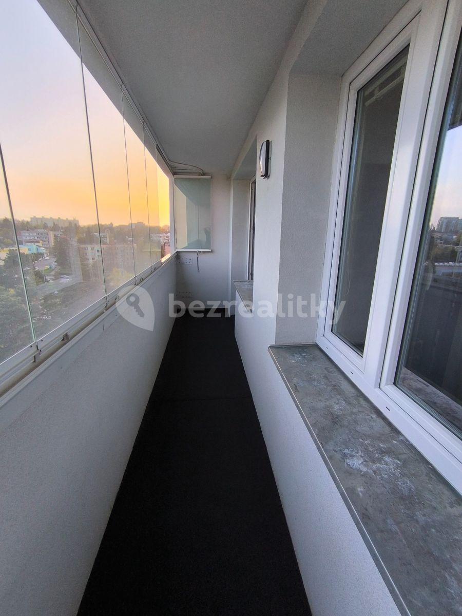 Prenájom bytu 3-izbový 70 m², Hurbanova, Praha, Praha