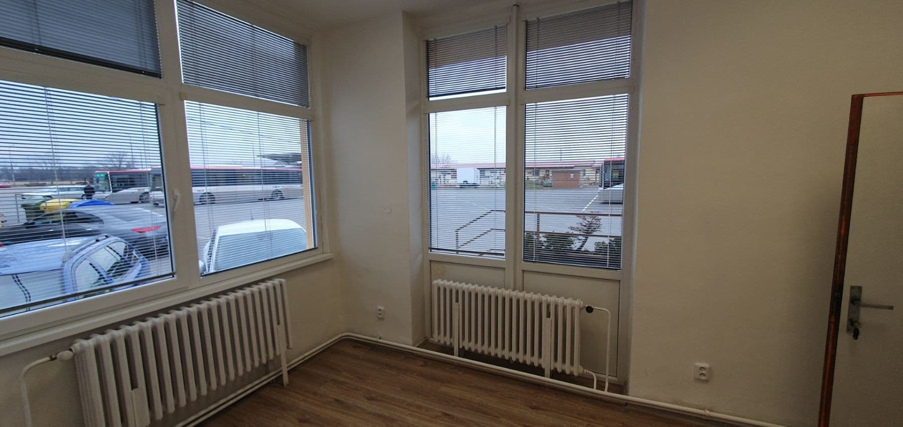 Prenájom kancelárie 18 m², Nádražní, Židlochovice, Jihomoravský kraj Prenájom kancelárie 18 m², Nádražní, Židlochovice, Jihomoravský kraj