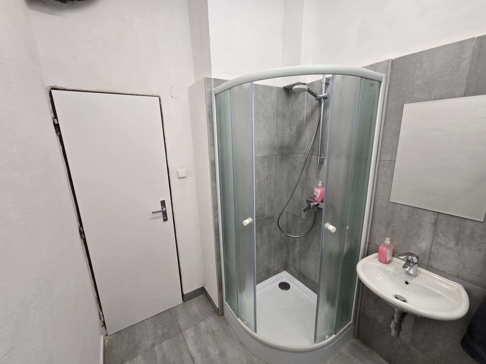 Prenájom kancelárie 18 m², Nádražní, Židlochovice, Jihomoravský kraj Prenájom kancelárie 18 m², Nádražní, Židlochovice, Jihomoravský kraj