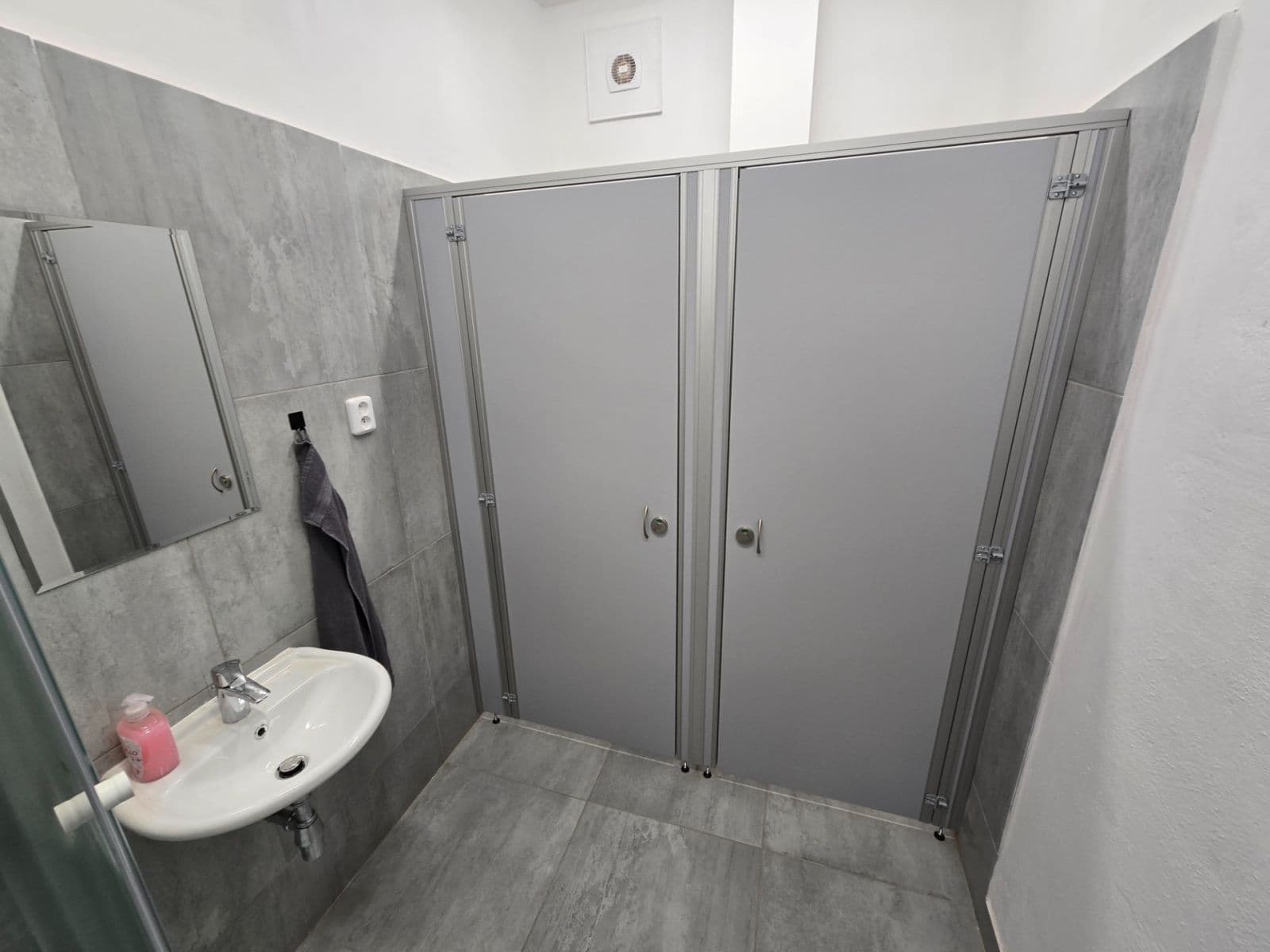 Prenájom kancelárie 18 m², Nádražní, Židlochovice, Jihomoravský kraj Prenájom kancelárie 18 m², Nádražní, Židlochovice, Jihomoravský kraj