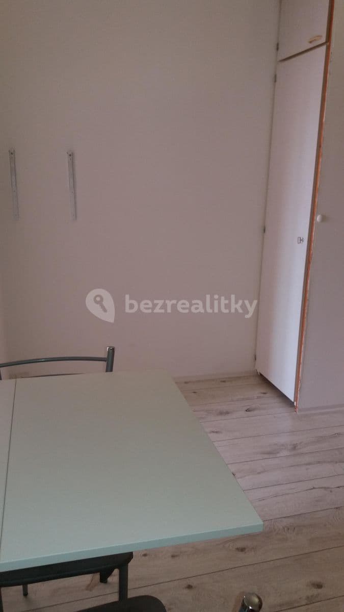 Prenájom bytu 1-izbový 33 m², náměstí Přátelství, Tábor, Jihočeský kraj Prenájom bytu 1-izbový 33 m², náměstí Přátelství, Tábor, Jihočeský kraj