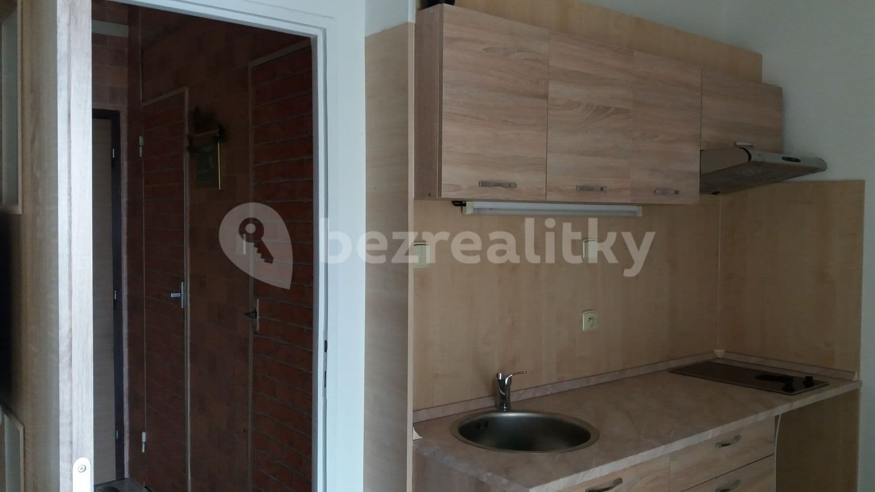 Prenájom bytu 1-izbový 33 m², náměstí Přátelství, Tábor, Jihočeský kraj Prenájom bytu 1-izbový 33 m², náměstí Přátelství, Tábor, Jihočeský kraj