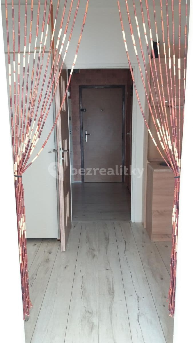 Prenájom bytu 1-izbový 33 m², náměstí Přátelství, Tábor, Jihočeský kraj Prenájom bytu 1-izbový 33 m², náměstí Přátelství, Tábor, Jihočeský kraj