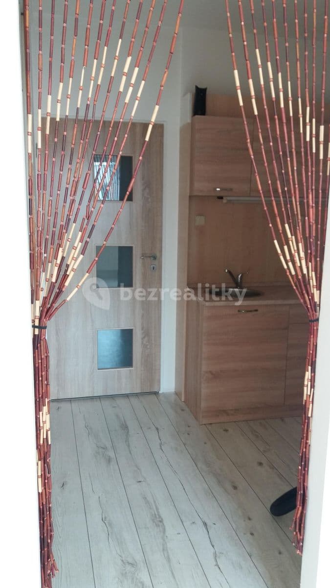 Prenájom bytu 1-izbový 33 m², náměstí Přátelství, Tábor, Jihočeský kraj Prenájom bytu 1-izbový 33 m², náměstí Přátelství, Tábor, Jihočeský kraj