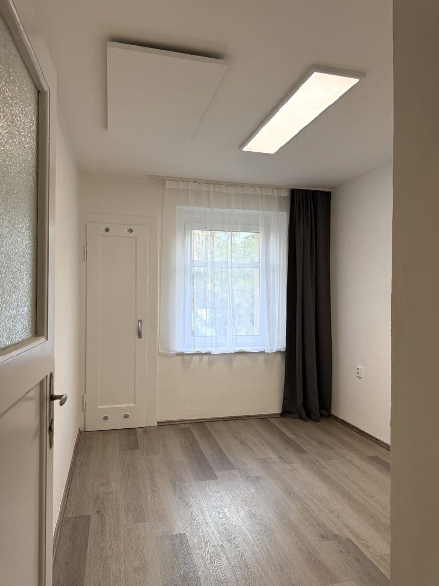 Prenájom bytu 3-izbový 85 m², Malínská, Praha, Praha Prenájom bytu 3-izbový 85 m², Malínská, Praha, Praha