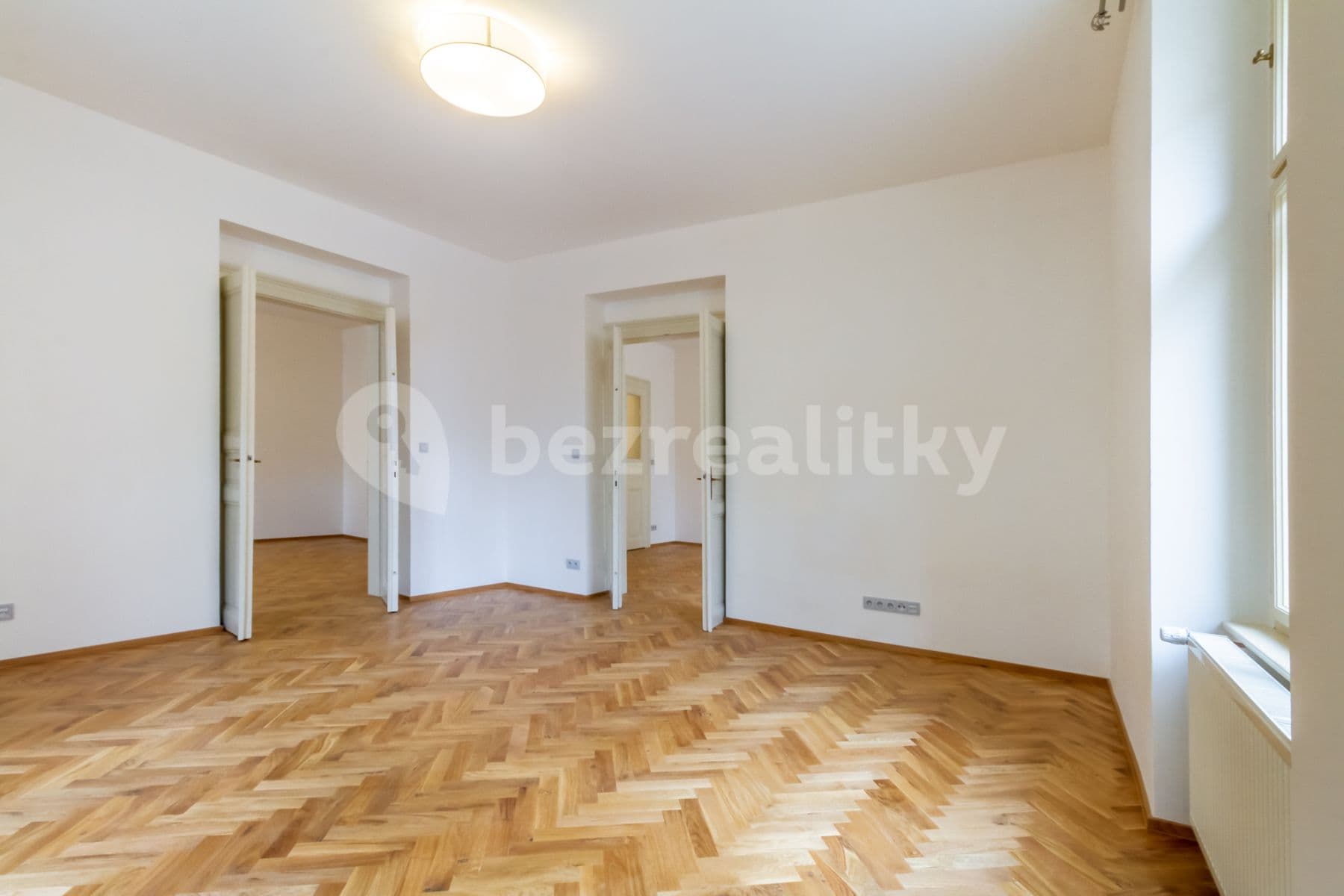 Prenájom bytu 4-izbový 126 m², Legerova, Praha, Praha Prenájom bytu 4-izbový 126 m², Legerova, Praha, Praha