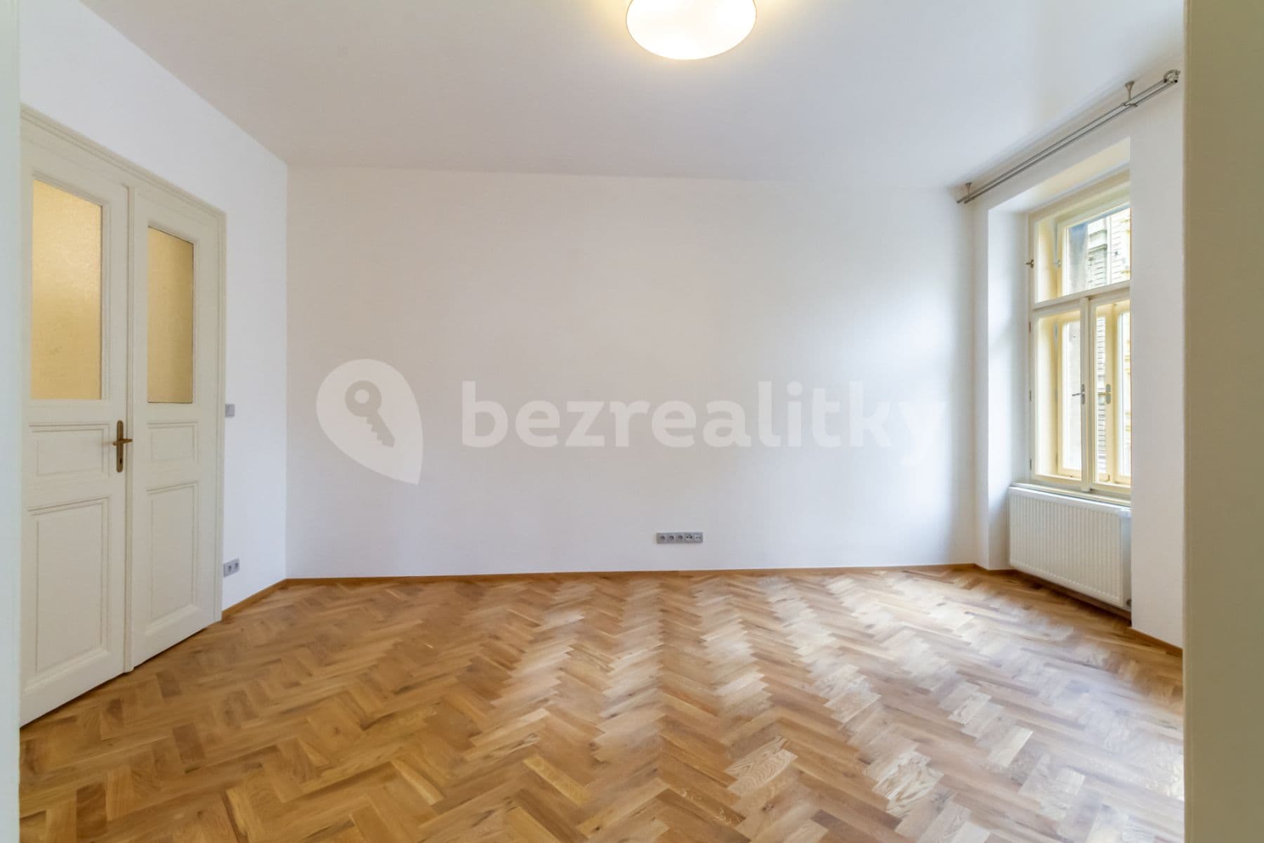 Prenájom bytu 4-izbový 126 m², Legerova, Praha, Praha Prenájom bytu 4-izbový 126 m², Legerova, Praha, Praha