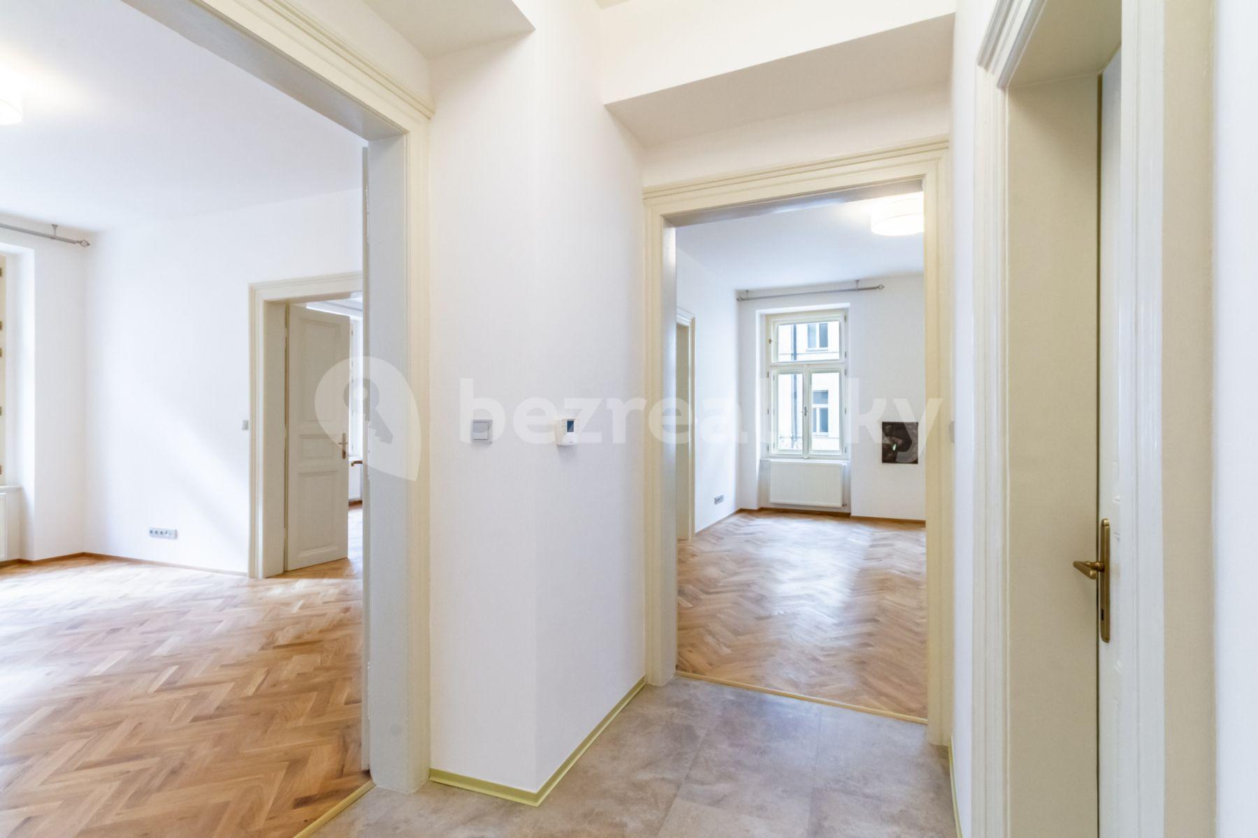 Prenájom bytu 4-izbový 126 m², Legerova, Praha, Praha