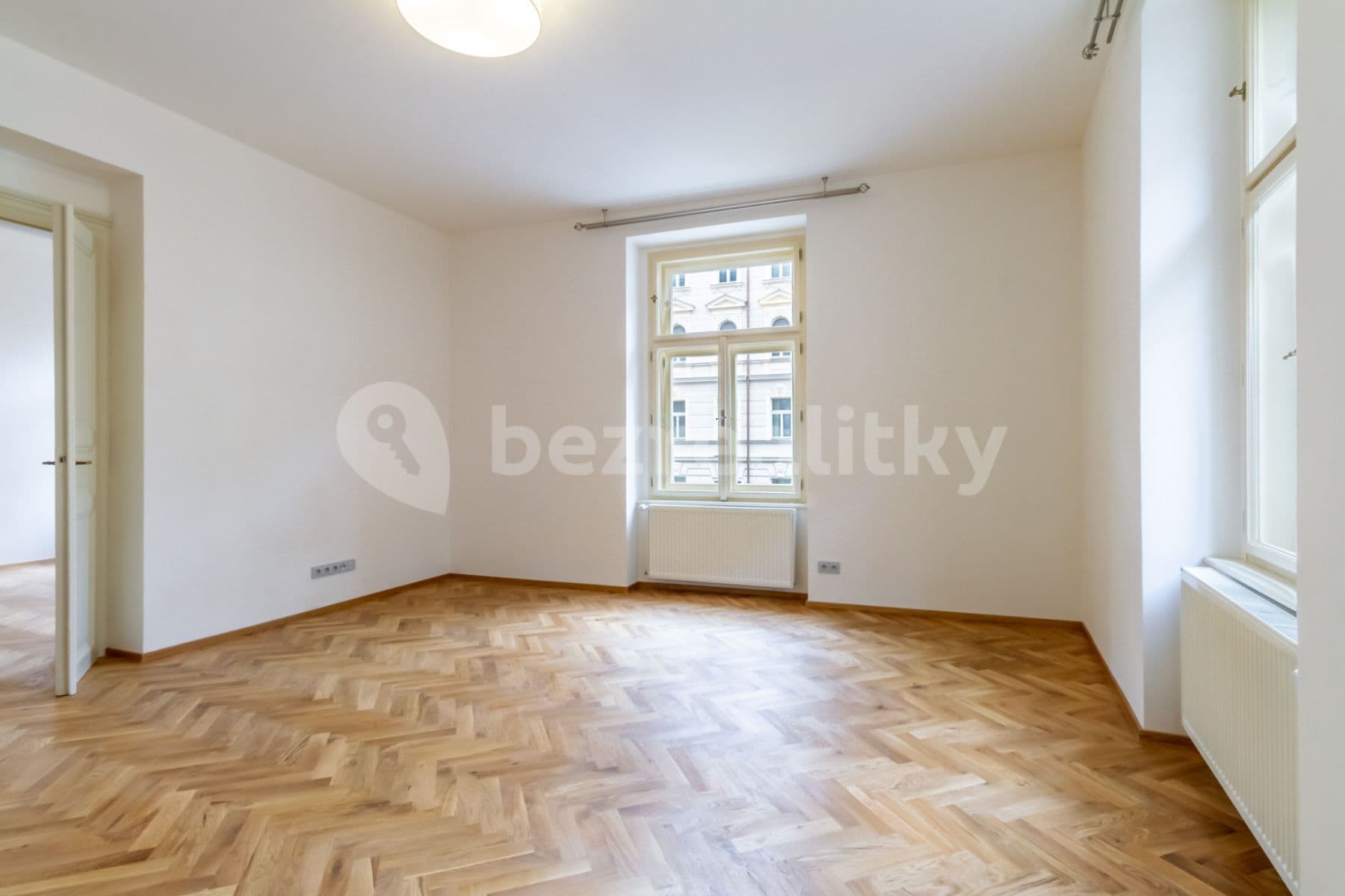 Prenájom bytu 4-izbový 126 m², Legerova, Praha, Praha Prenájom bytu 4-izbový 126 m², Legerova, Praha, Praha