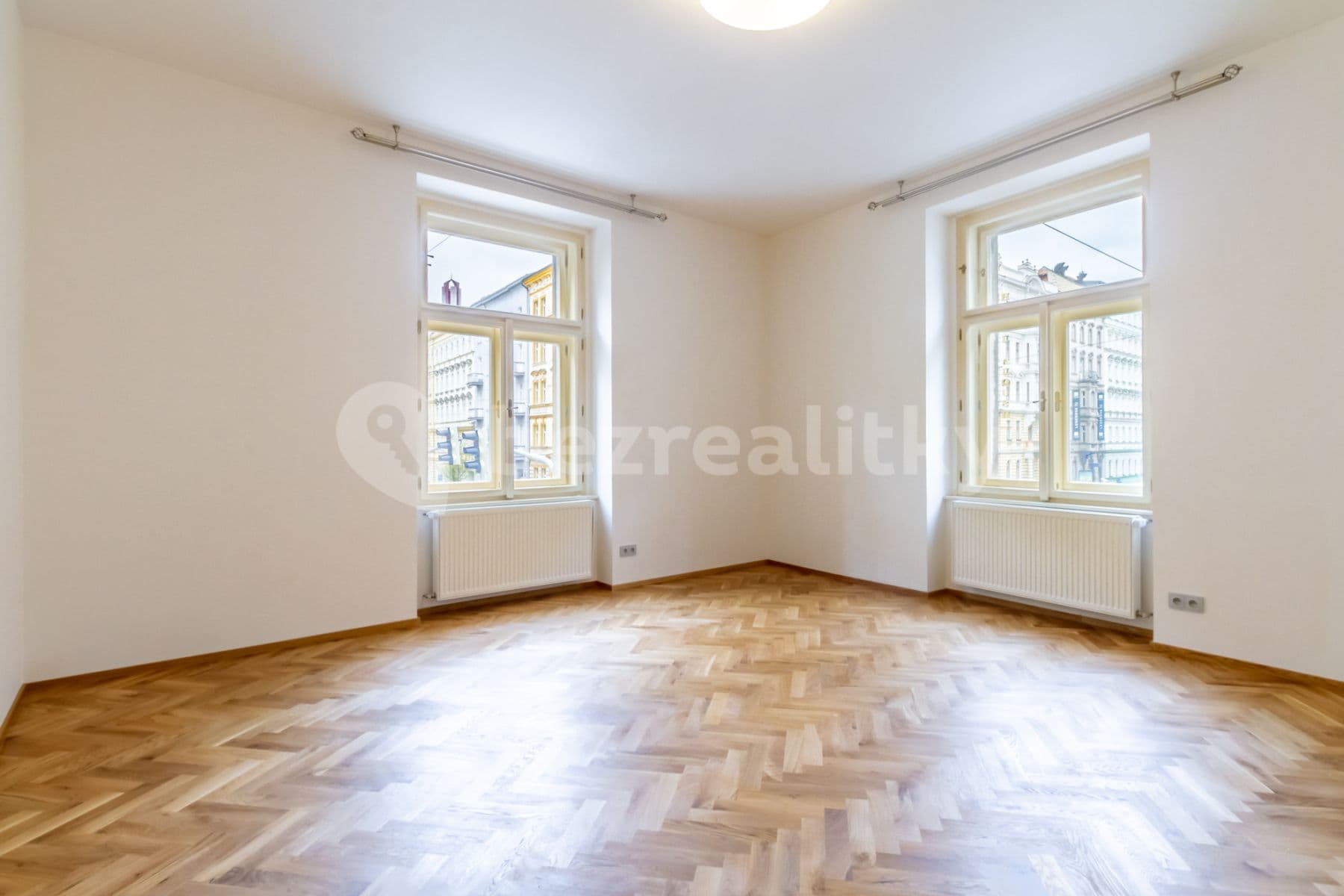 Prenájom bytu 4-izbový 126 m², Legerova, Praha, Praha Prenájom bytu 4-izbový 126 m², Legerova, Praha, Praha