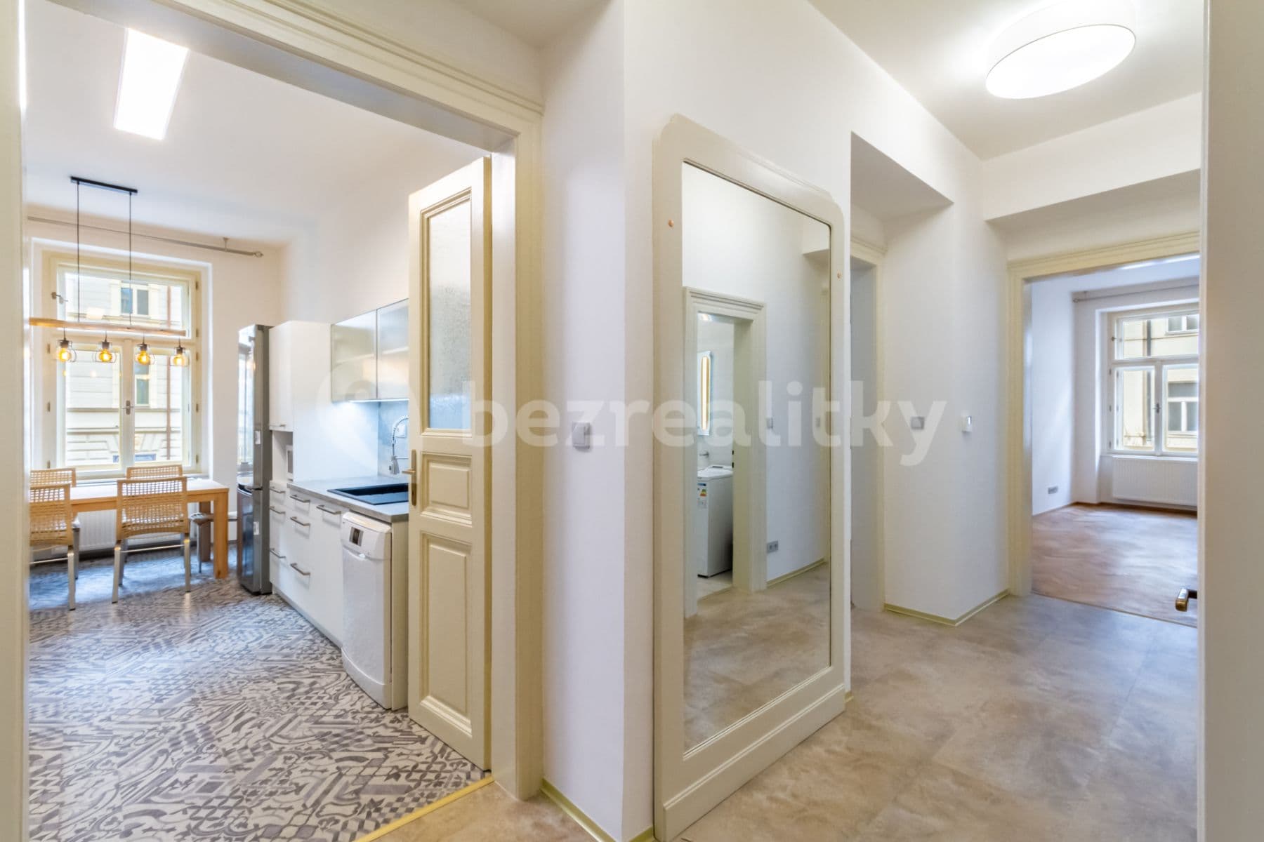 Prenájom bytu 4-izbový 126 m², Legerova, Praha, Praha Prenájom bytu 4-izbový 126 m², Legerova, Praha, Praha