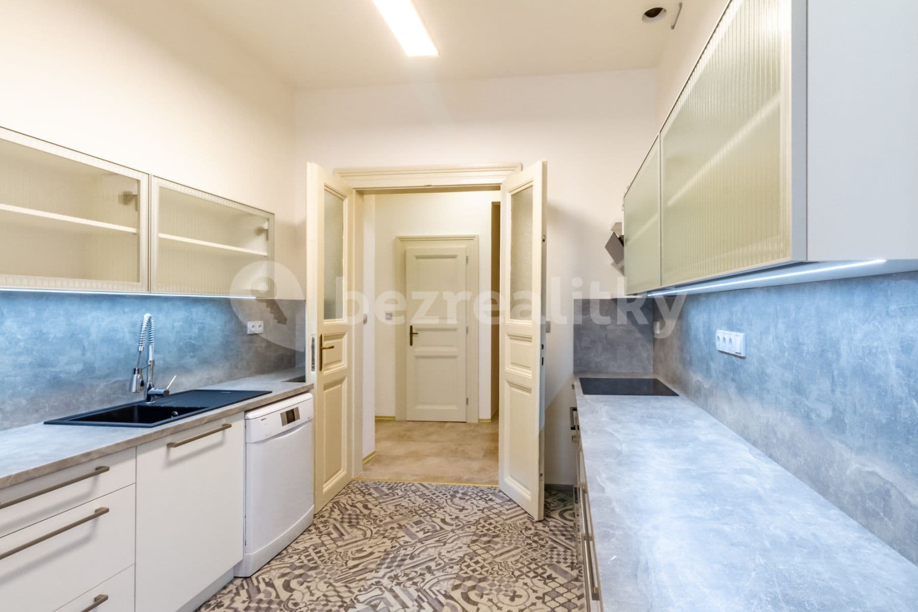 Prenájom bytu 4-izbový 126 m², Legerova, Praha, Praha Prenájom bytu 4-izbový 126 m², Legerova, Praha, Praha