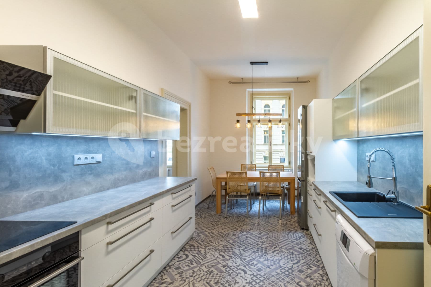 Prenájom bytu 4-izbový 126 m², Legerova, Praha, Praha Prenájom bytu 4-izbový 126 m², Legerova, Praha, Praha