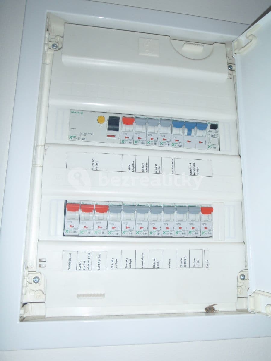 Prenájom bytu 3-izbový 92 m², U Lužického semináře, Praha, Praha Prenájom bytu 3-izbový 92 m², U Lužického semináře, Praha, Praha