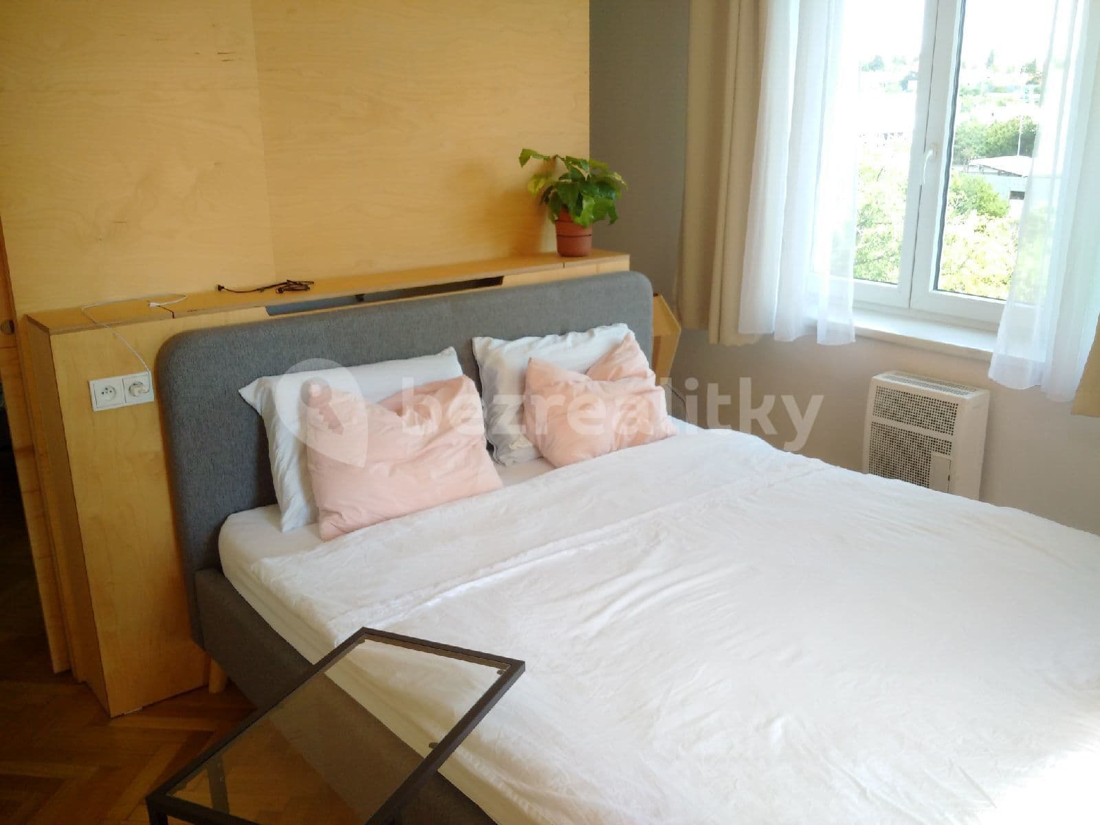 Prenájom bytu 2-izbový 50 m², Na Nivách, Praha, Praha Prenájom bytu 2-izbový 50 m², Na Nivách, Praha, Praha