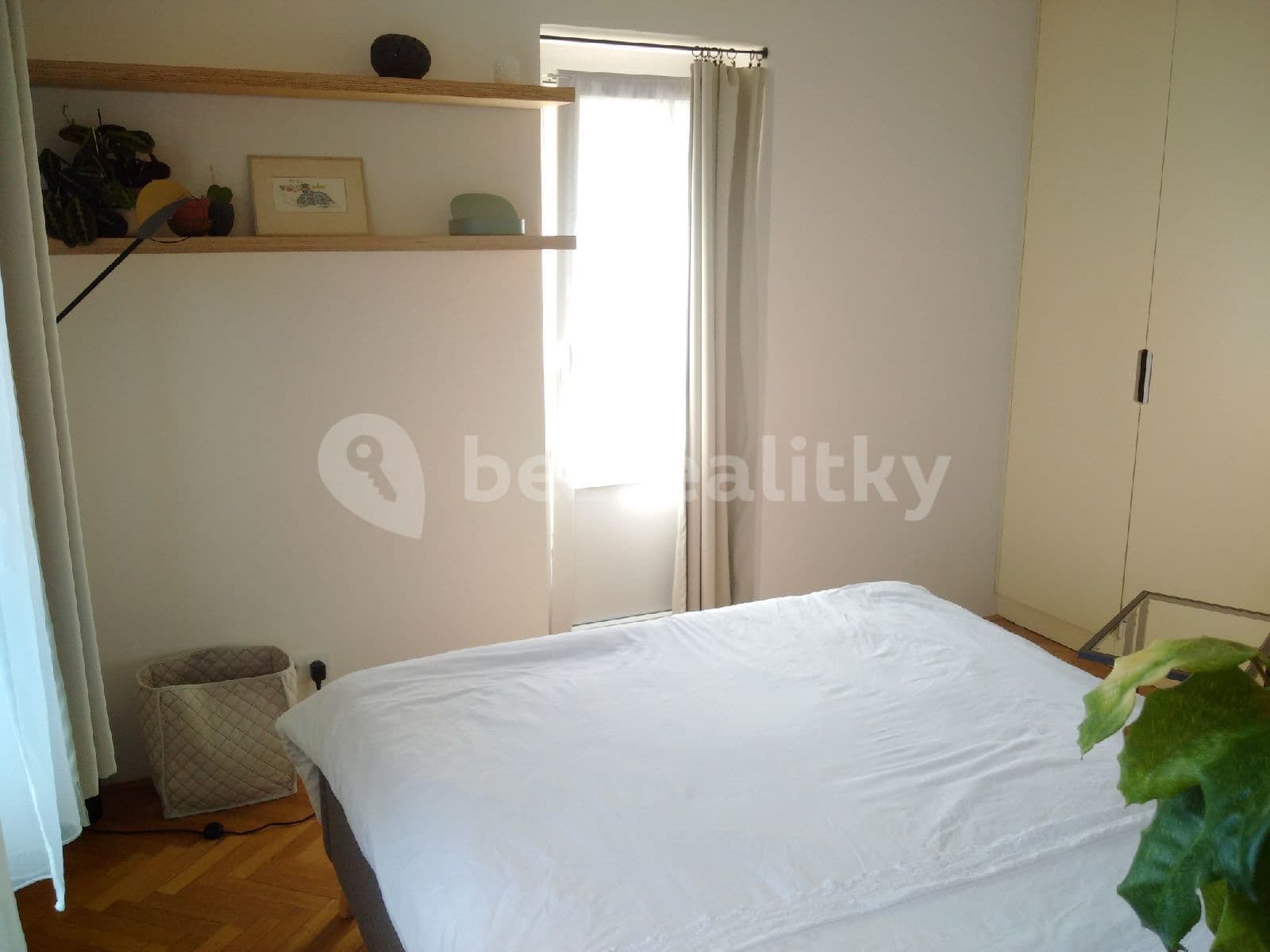 Prenájom bytu 2-izbový 50 m², Na Nivách, Praha, Praha Prenájom bytu 2-izbový 50 m², Na Nivách, Praha, Praha