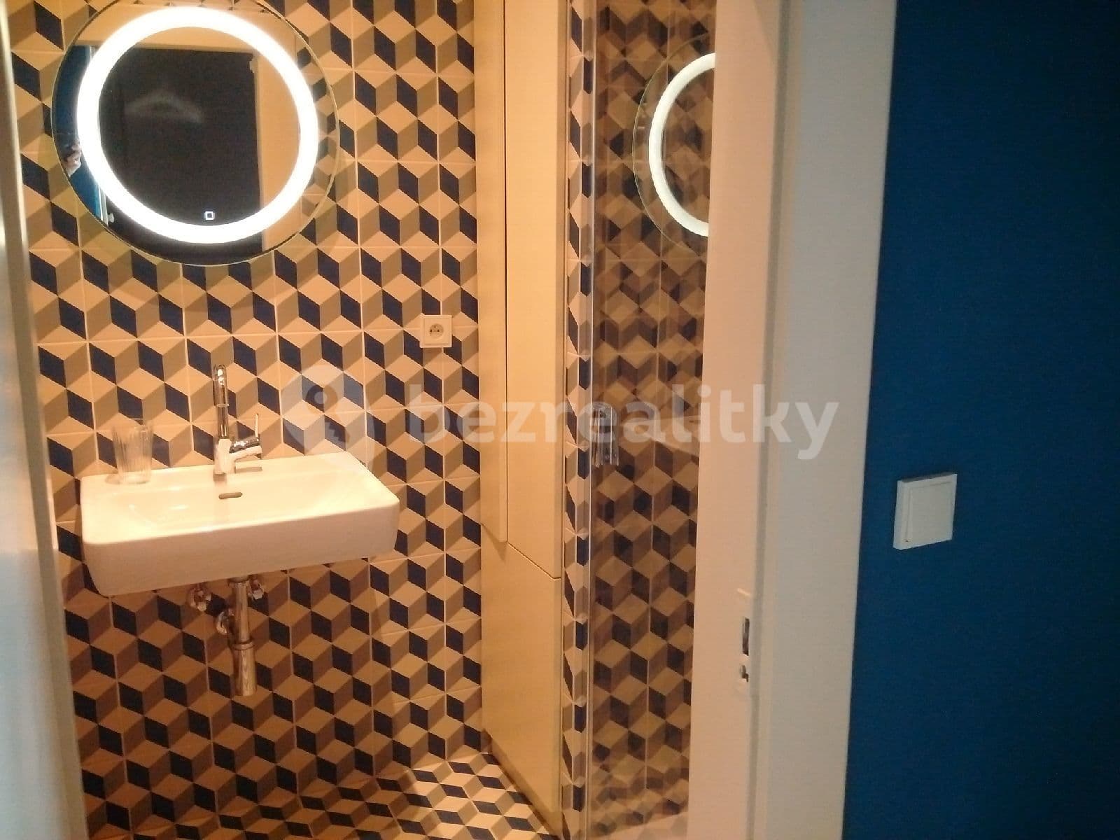 Prenájom bytu 2-izbový 50 m², Na Nivách, Praha, Praha Prenájom bytu 2-izbový 50 m², Na Nivách, Praha, Praha