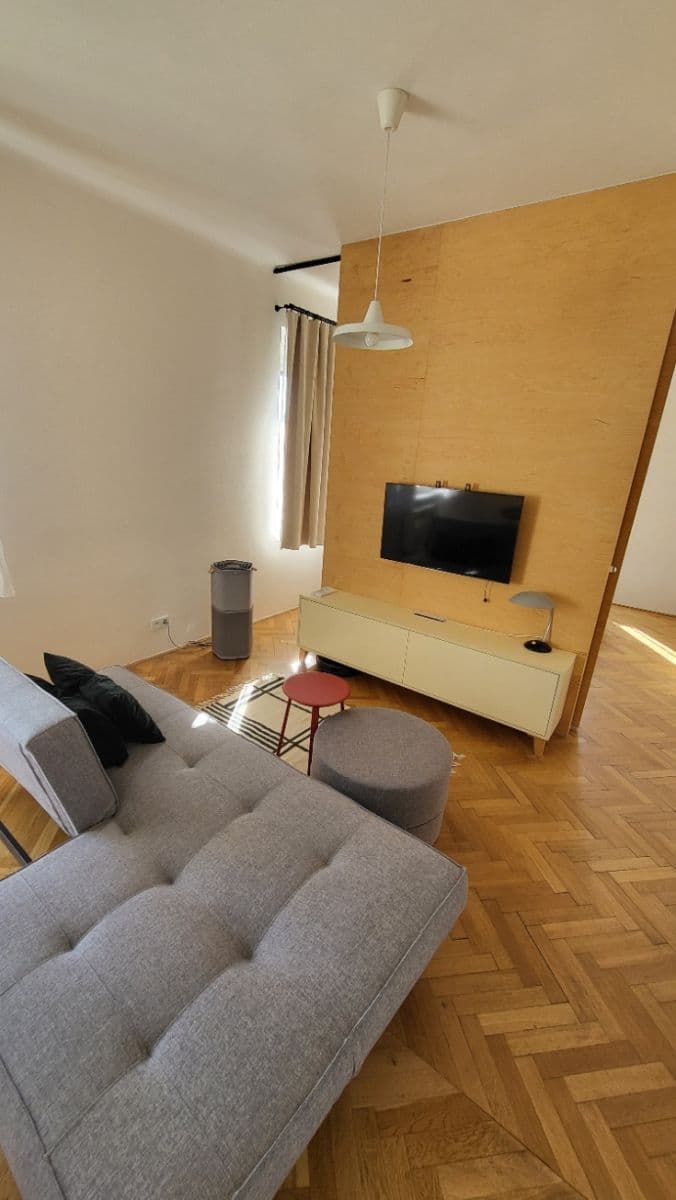 Prenájom bytu 2-izbový 50 m², Na Nivách, Praha, Praha Prenájom bytu 2-izbový 50 m², Na Nivách, Praha, Praha