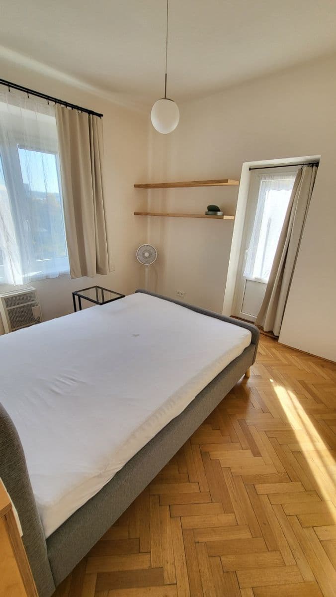 Prenájom bytu 2-izbový 50 m², Na Nivách, Praha, Praha Prenájom bytu 2-izbový 50 m², Na Nivách, Praha, Praha
