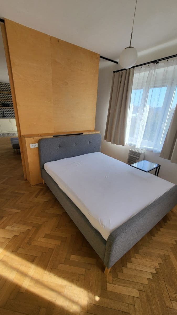 Prenájom bytu 2-izbový 50 m², Na Nivách, Praha, Praha Prenájom bytu 2-izbový 50 m², Na Nivách, Praha, Praha