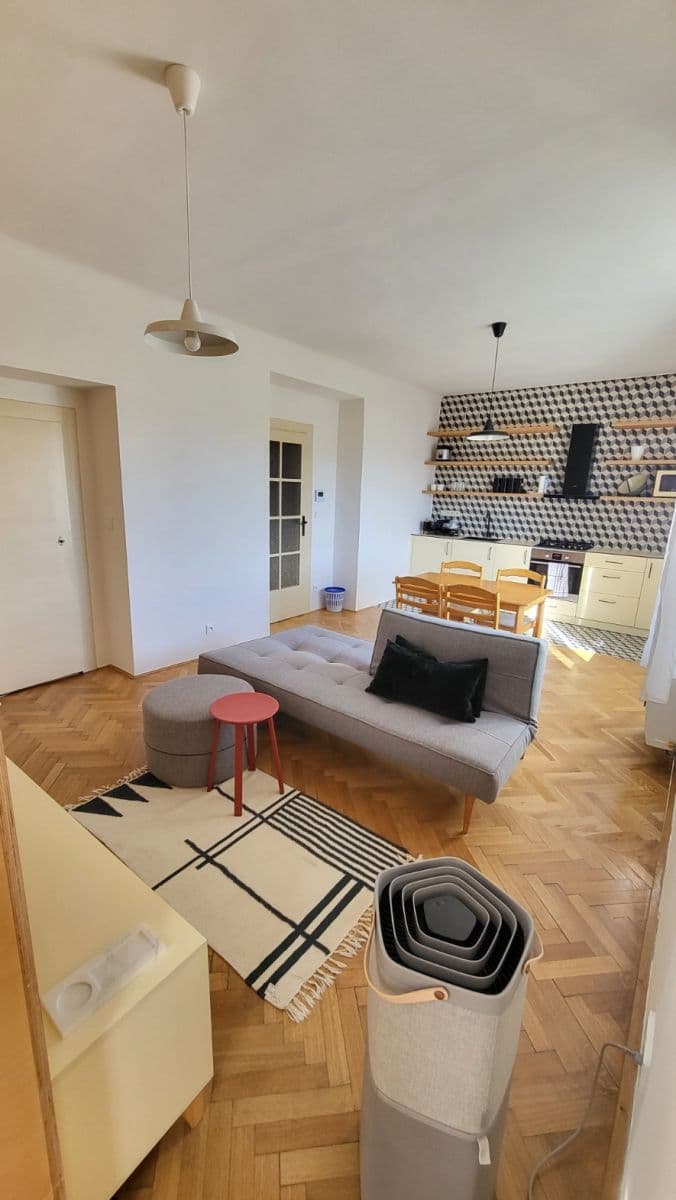 Prenájom bytu 2-izbový 50 m², Na Nivách, Praha, Praha Prenájom bytu 2-izbový 50 m², Na Nivách, Praha, Praha