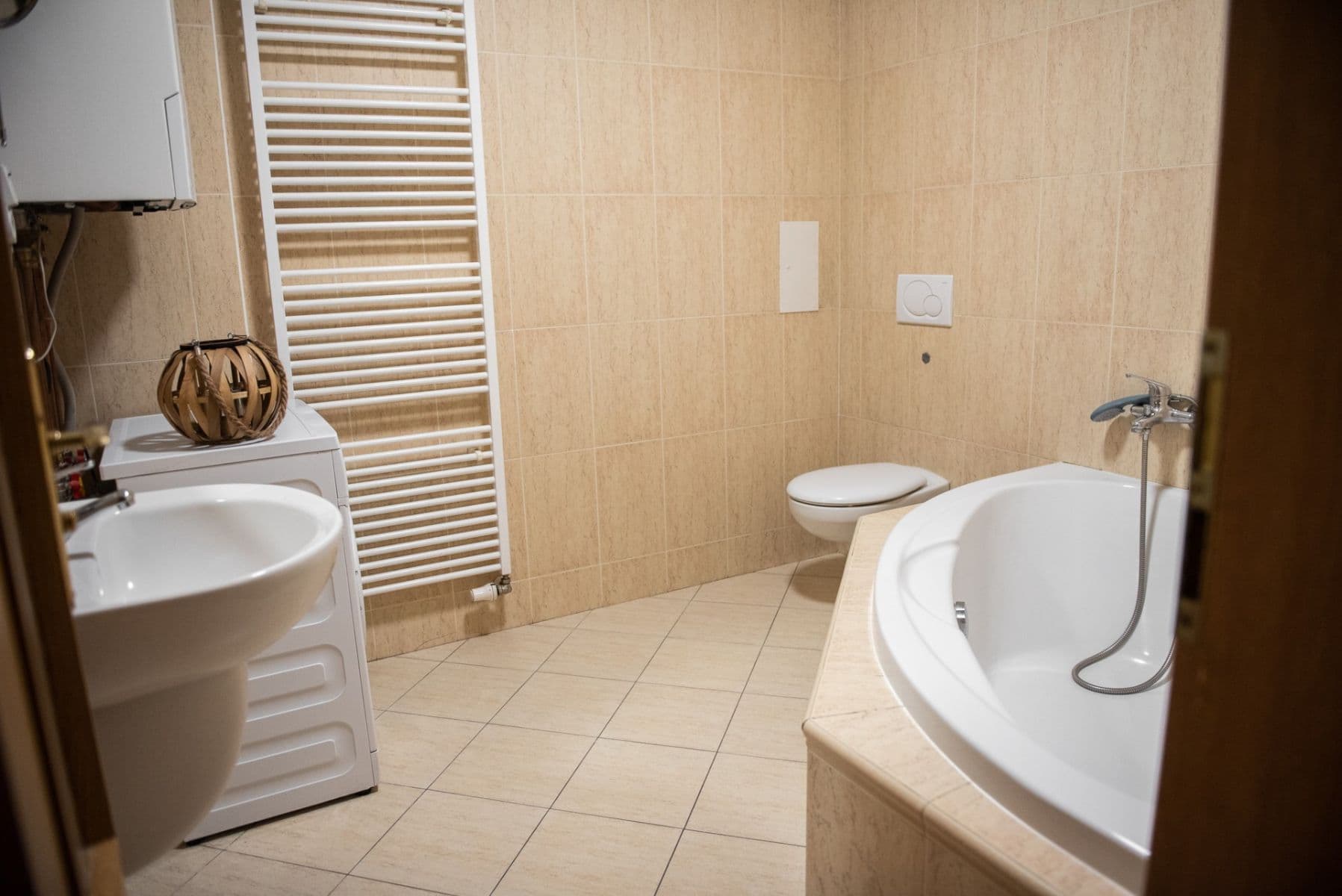 Prenájom bytu 3-izbový 97 m², Velvarská, Horoměřice, Středočeský kraj Prenájom bytu 3-izbový 97 m², Velvarská, Horoměřice, Středočeský kraj