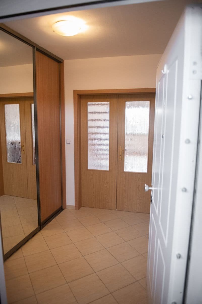 Prenájom bytu 3-izbový 97 m², Velvarská, Horoměřice, Středočeský kraj Prenájom bytu 3-izbový 97 m², Velvarská, Horoměřice, Středočeský kraj