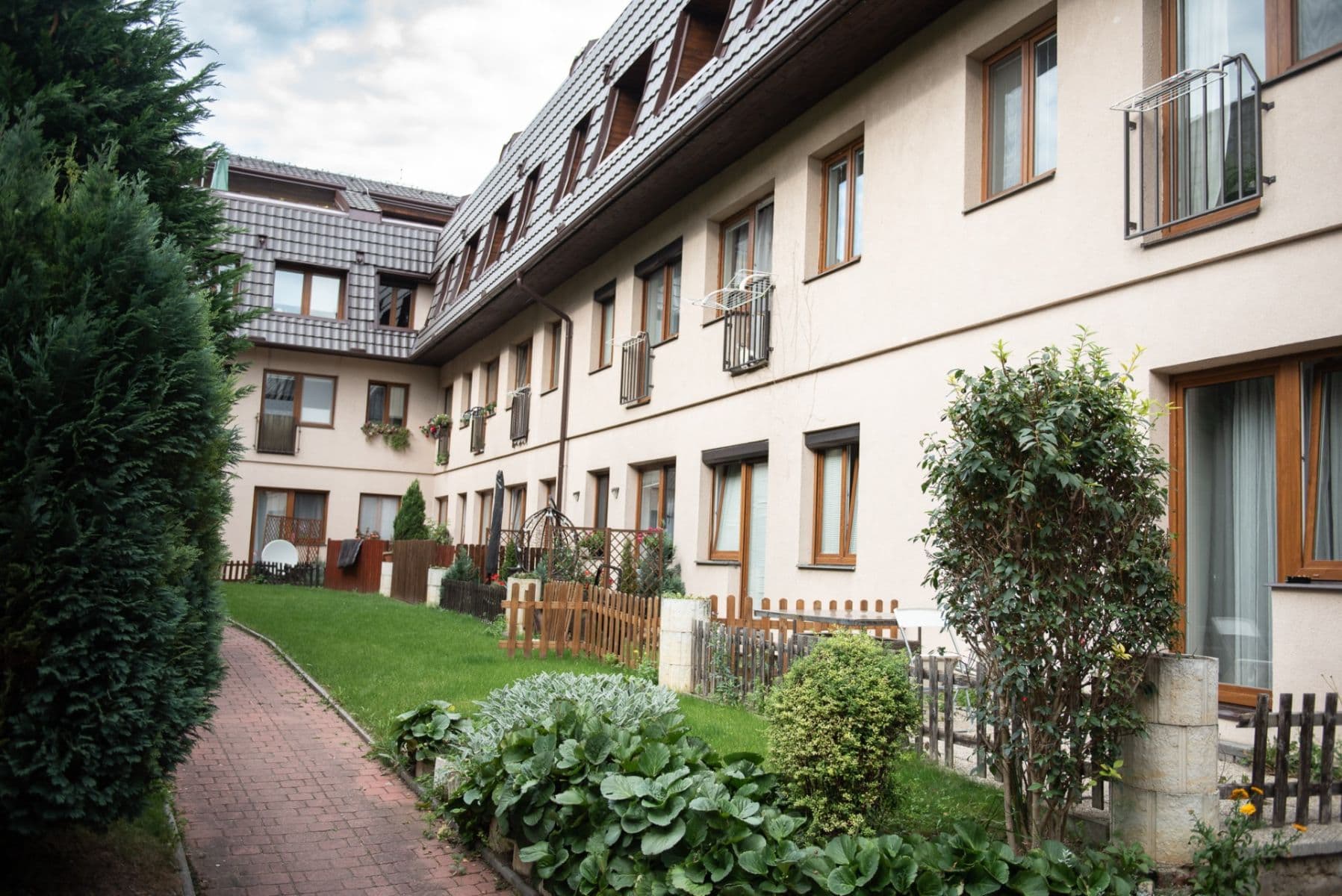 Prenájom bytu 3-izbový 97 m², Velvarská, Horoměřice, Středočeský kraj Prenájom bytu 3-izbový 97 m², Velvarská, Horoměřice, Středočeský kraj