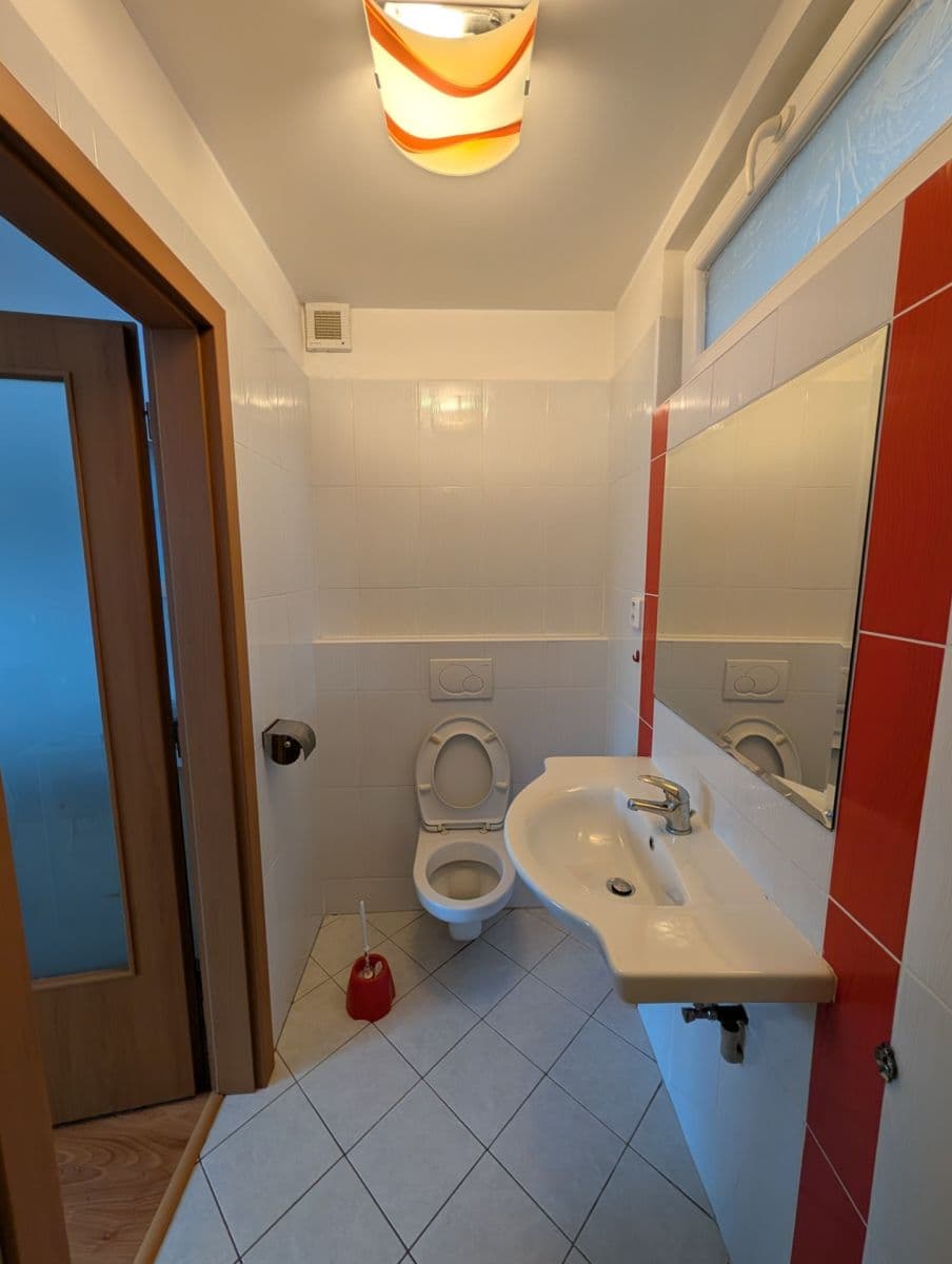 Prenájom bytu 1-izbový 25 m², Pivoňkova, Brno, Jihomoravský kraj Prenájom bytu 1-izbový 25 m², Pivoňkova, Brno, Jihomoravský kraj