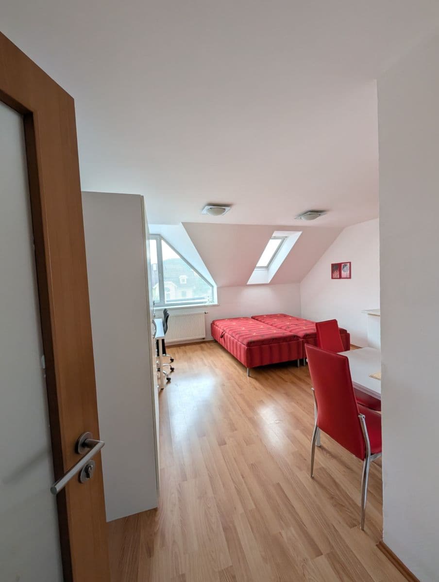Prenájom bytu 1-izbový 25 m², Pivoňkova, Brno, Jihomoravský kraj Prenájom bytu 1-izbový 25 m², Pivoňkova, Brno, Jihomoravský kraj