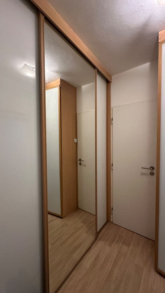 Prenájom bytu 1-izbový 31 m², Svojšovická, Praha, Praha Prenájom bytu 1-izbový 31 m², Svojšovická, Praha, Praha